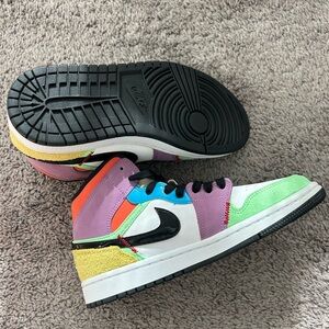 Jordan 1 Retro High Women’s Lightbulb sneaker size 7 NEW- no box